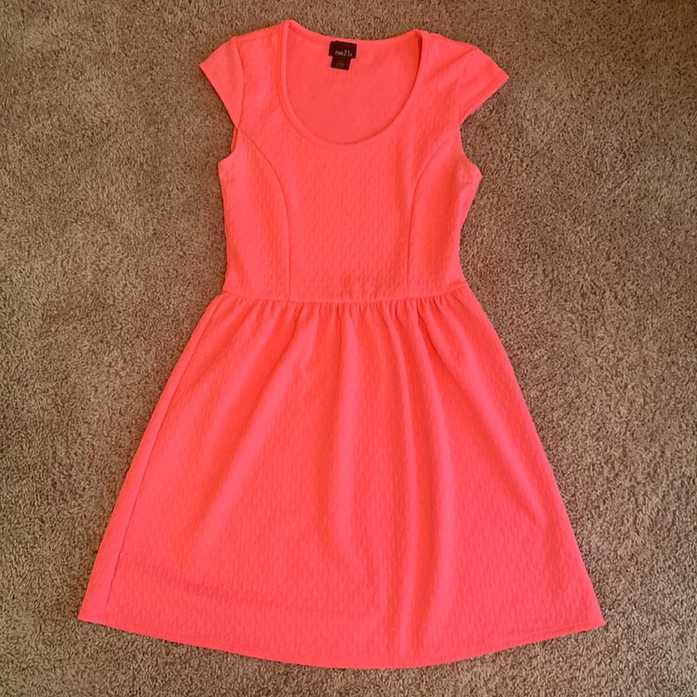 Hot pink dress 💕